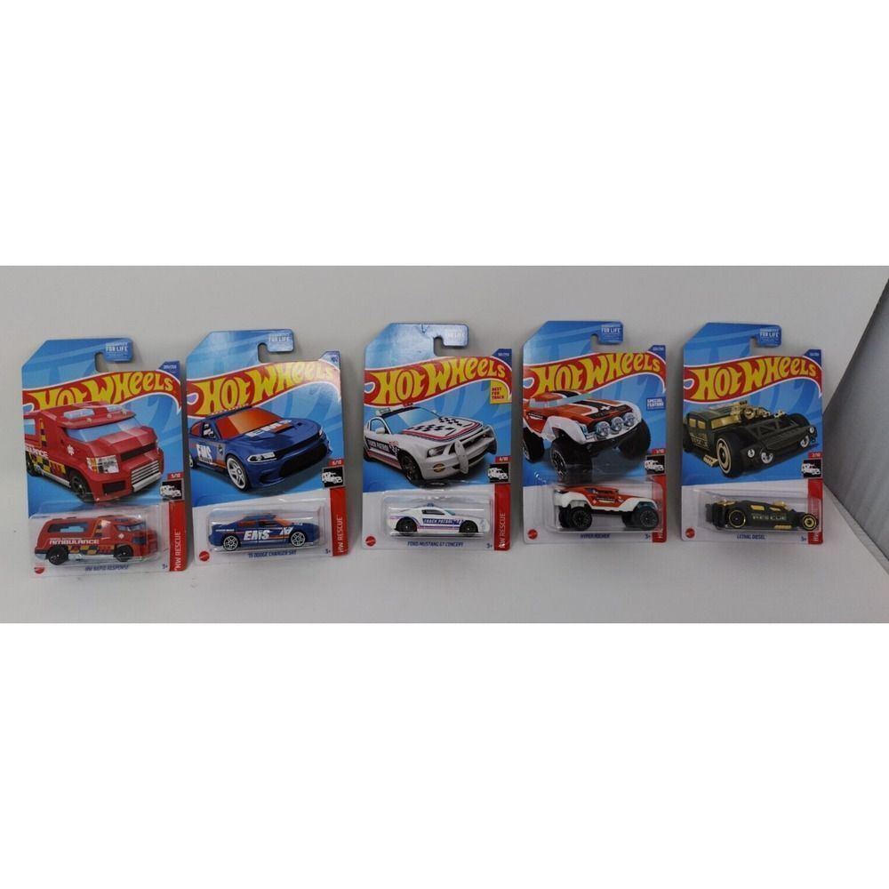Hot Wheels Rescue lot of 5 EMS Ambulance Track Patrol EMS Fast Car and more more